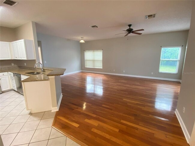 Building Photo - 2942 Oak Hammock Ct