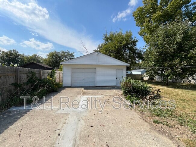 Foto del edificio - 5407 Long Bow Dr