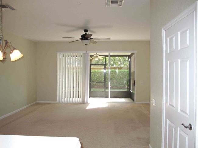 Building Photo - 3 bd / 2 ba Townhome in Stonebridge Common...