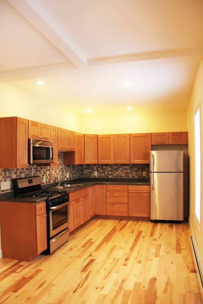 Building Photo - 51 N Champlain St