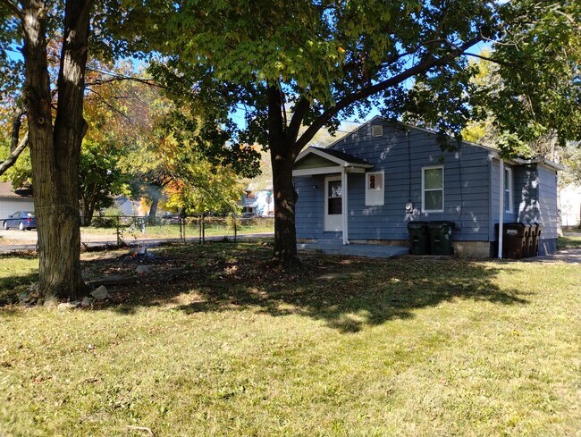 Building Photo - 3560 El Paso Ave