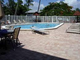 Building Photo - 4617 Bayshore Dr