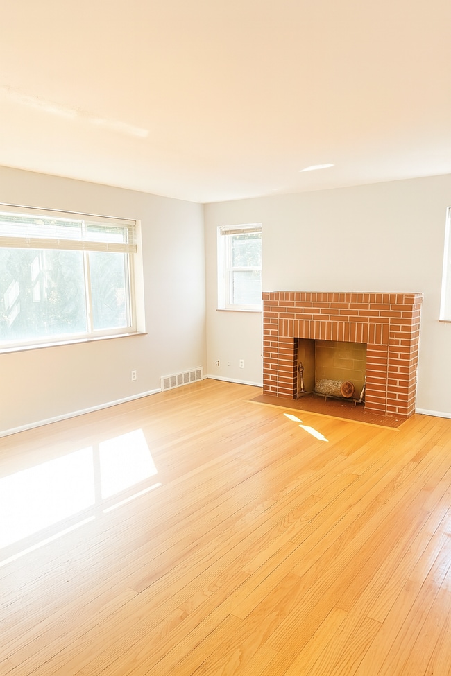 Foto del edificio - 7055 Amherst Ave