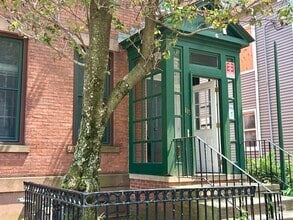 Building Photo - 115 Howe St