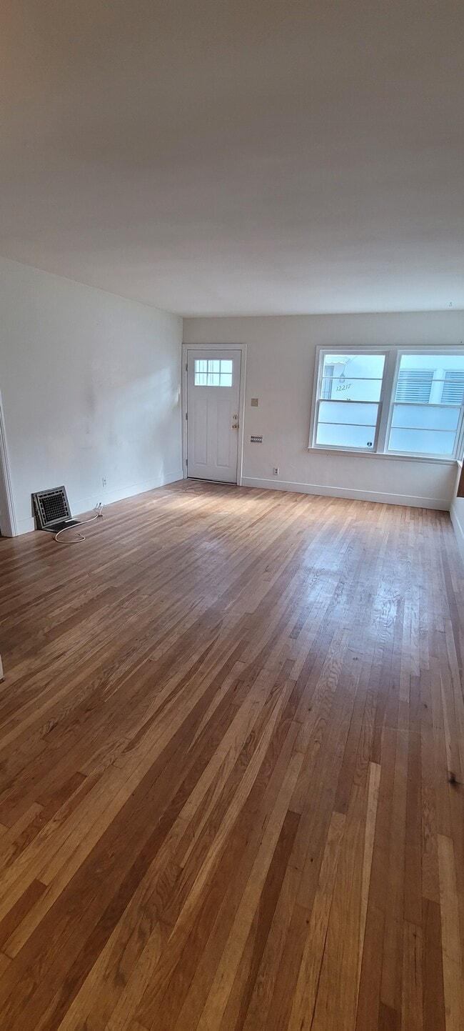 Building Photo - 12219 Ocean Park Blvd