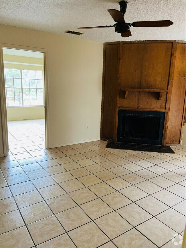 Apartments For Rent in Duson, LA with Hardwood Floors 9 Rentals