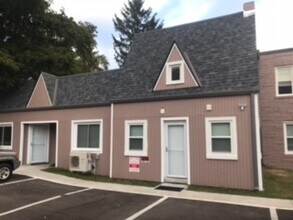 Building Photo - 1721 Sheridan Rd