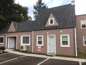 Building Photo - 1721 Sheridan Rd