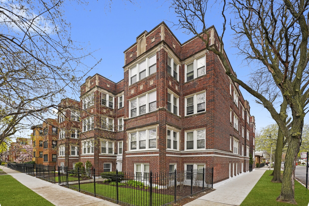 Primary Photo - 4956 N Ridgeway Ave