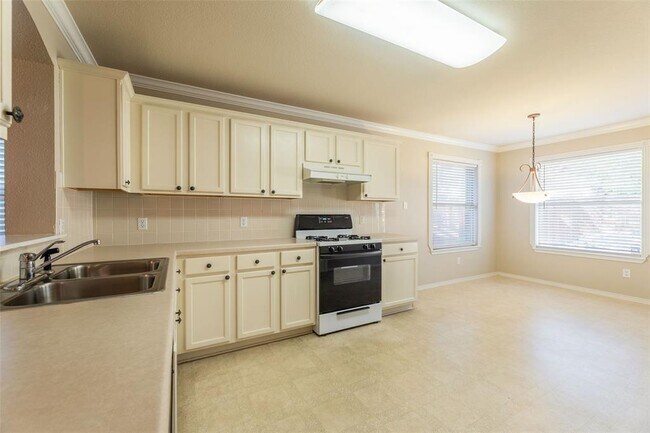 Building Photo - 2051 Buckley Ln