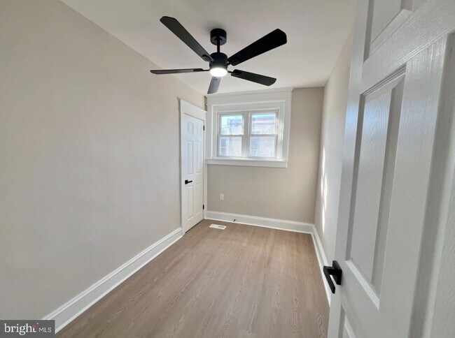 Foto del edificio - 5548 Matthews St