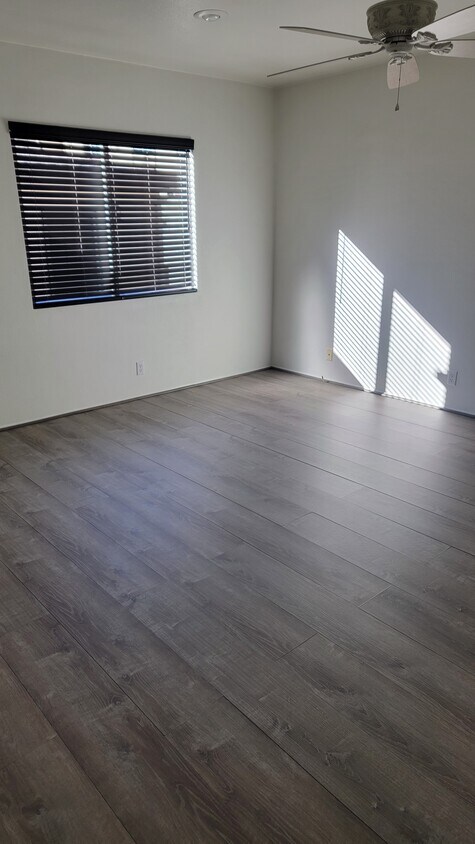 Foto principal - 2204 Aviation Way