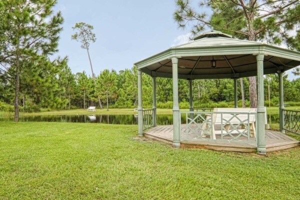 Building Photo - 15300 Dismuke Dr