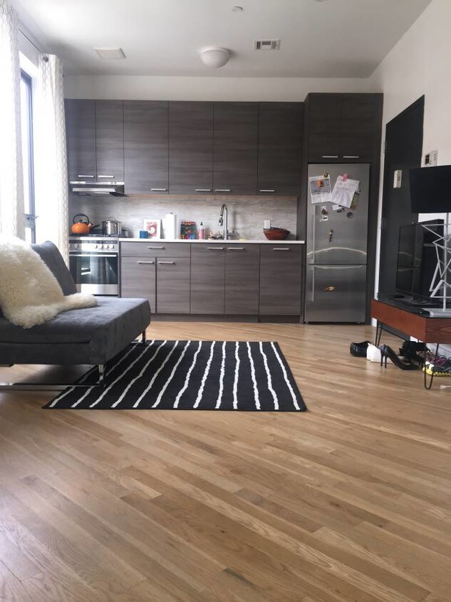 Common area - 186 Putnam Ave