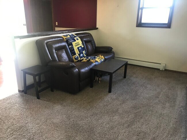 Foto del edificio - 155 Evergreen Pl