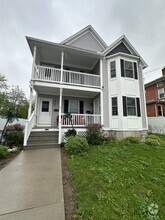 Building Photo - 76 Edwards St