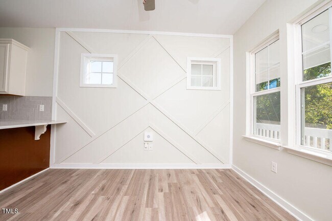 Foto del edificio - 831 Ridgeway Ave