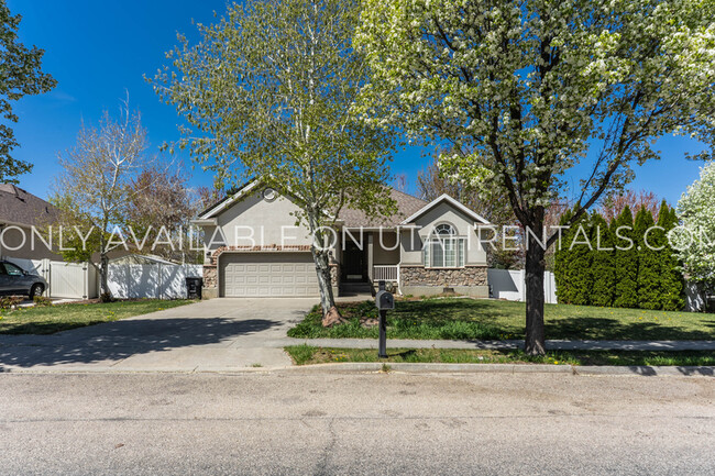 Building Photo - 1138 S 600 W
