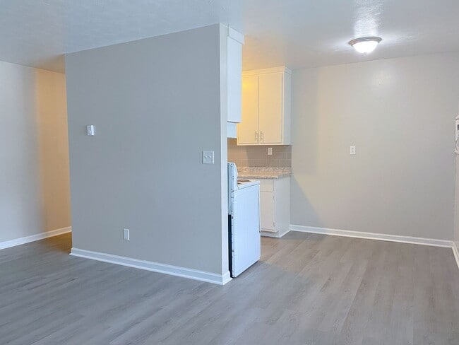 Building Photo - Washington Square Apartments