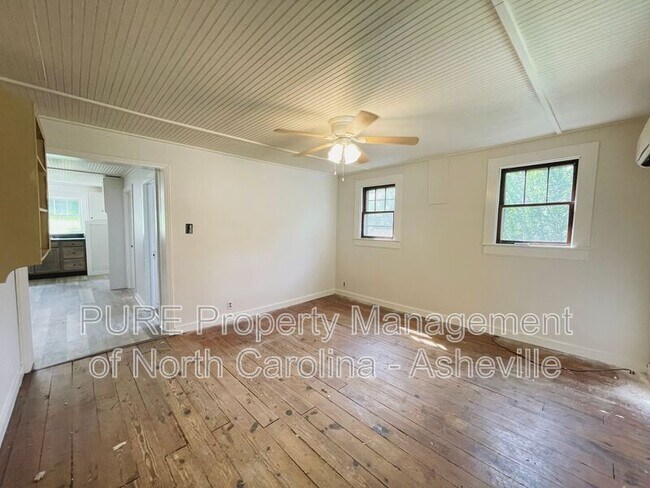 Foto del edificio - 164 N Spring St