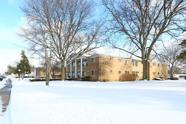 Building Photo - Redford House