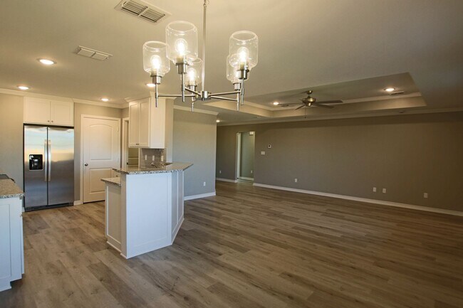 Building Photo - Beautiful 3 Bedroom 2 Bathroom Townhouse in South Tyler!
