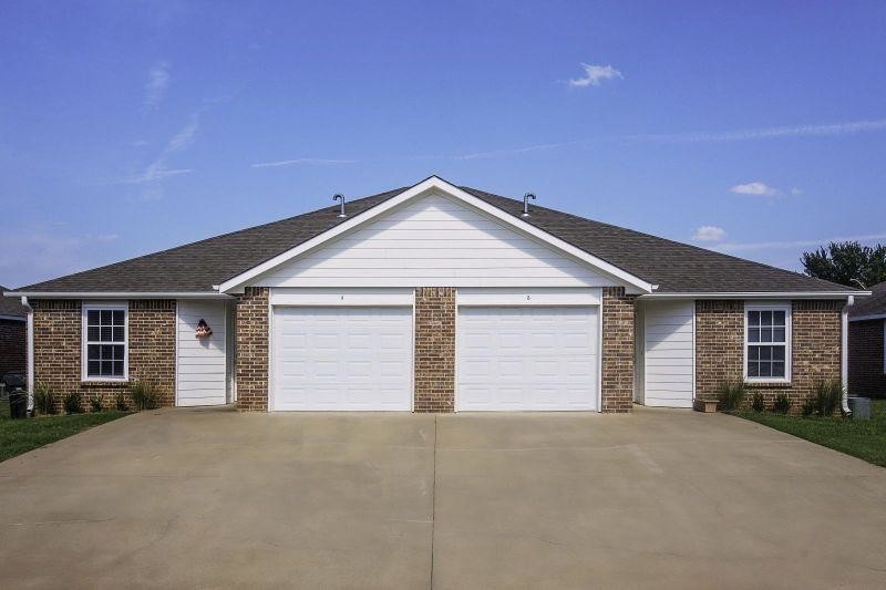 Foto principal - 2715A Meadow Wood Pl