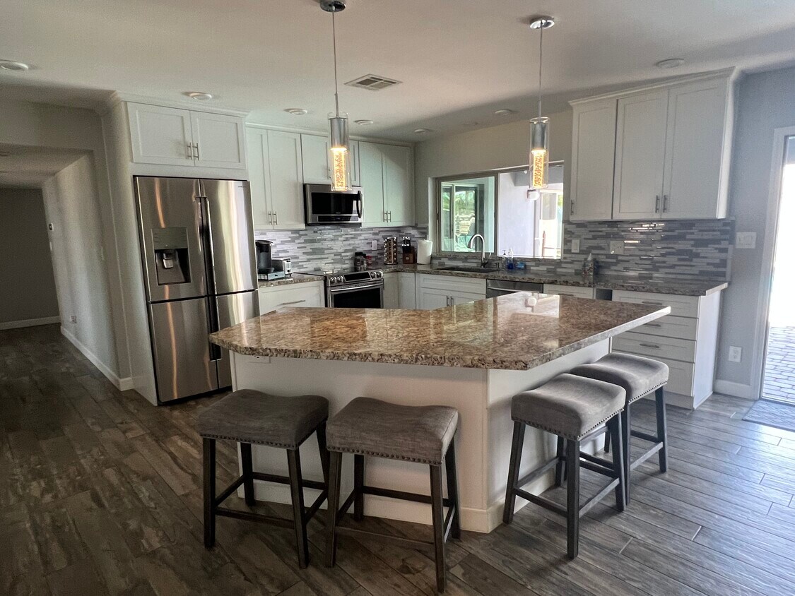 Foto principal - 5210 E Karen Dr
