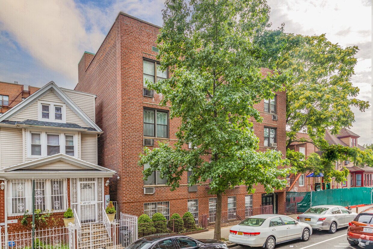 Foto del edificio - 4067 Ithaca St