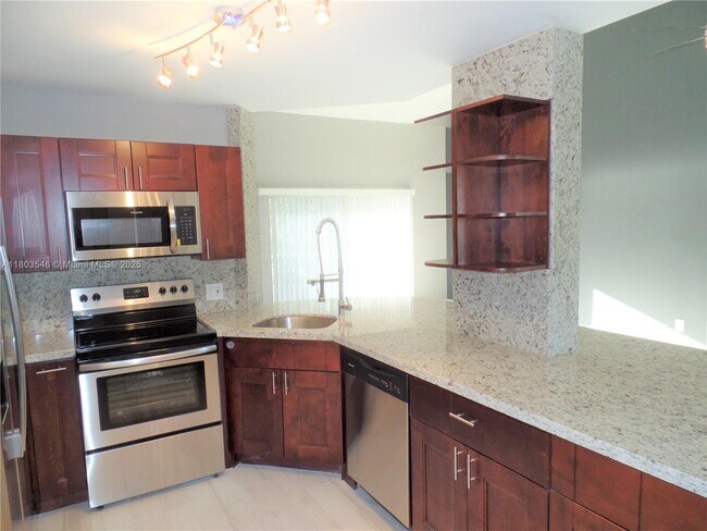 Foto del edificio - 3417 NW 44th St