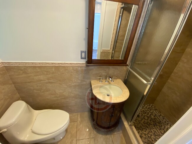 Building Photo - 2431 Young Ave