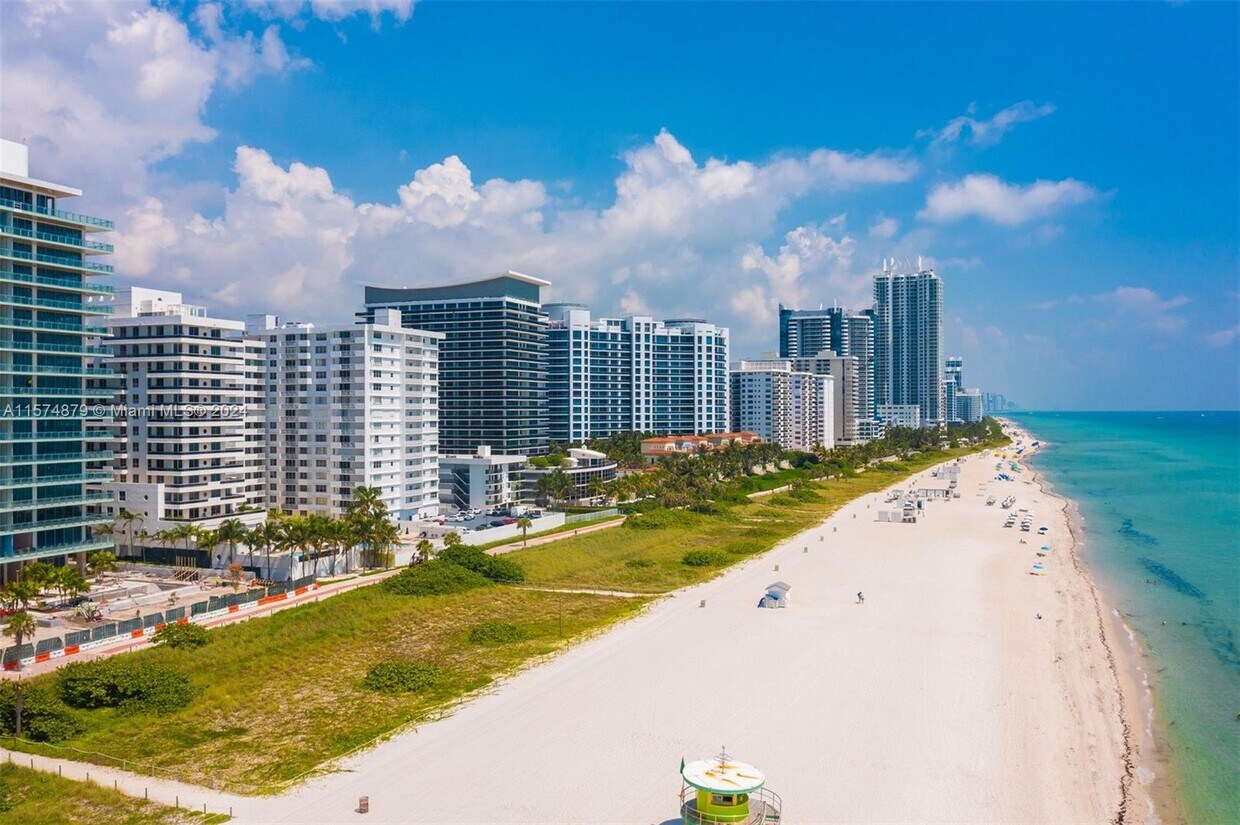 Primary Photo - 5801 Collins Ave