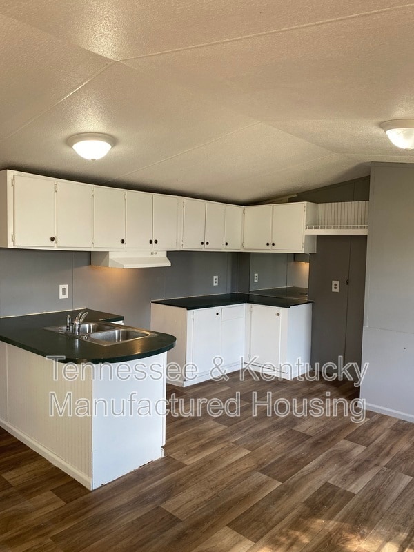 Building Photo - 1104 Columbia Ave