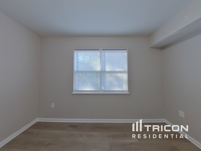Foto del edificio - 8134 Sheringham Way