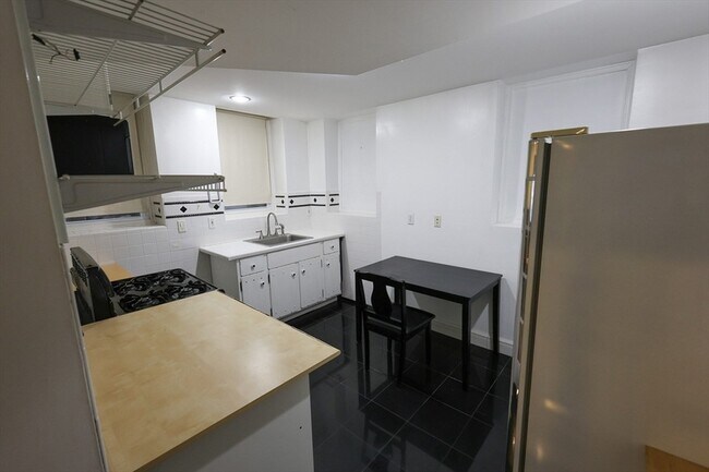 Foto del edificio - 235 Savin Hill Ave