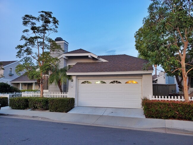 Building Photo - 5 Amberleaf