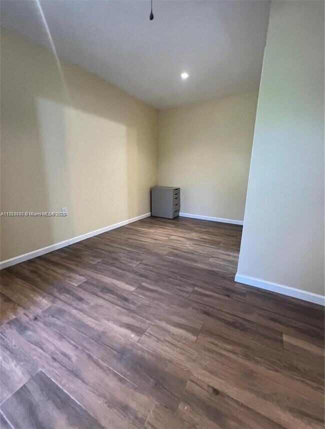 Foto del edificio - 18401 NE 21st Ave