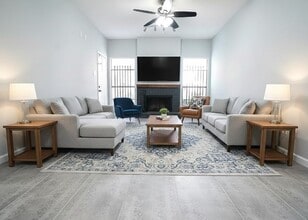 Building Photo - 10053 Westpark Dr