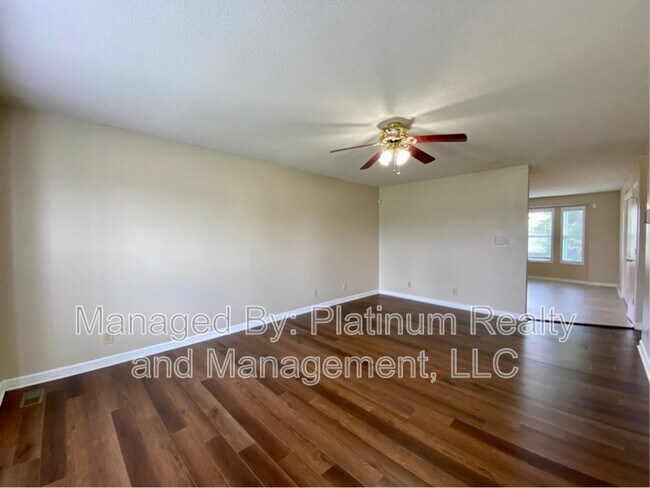 Foto del edificio - 701 Carbondale Dr