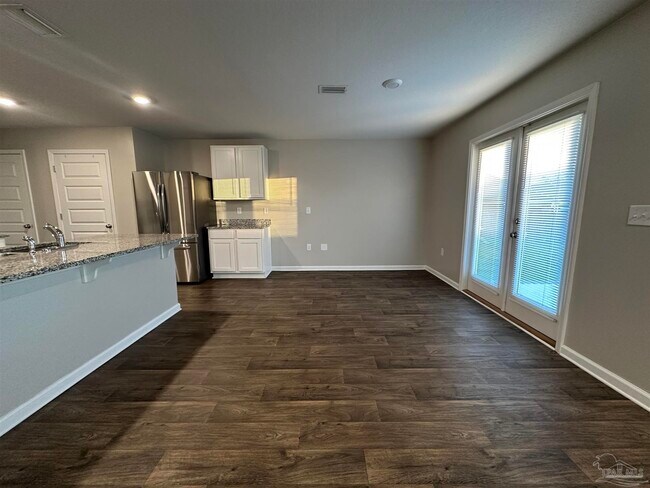 Foto del edificio - 7540 Oak Lake Blvd