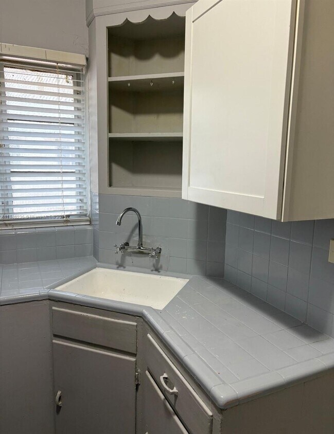 Foto principal - 970 SW 7th St