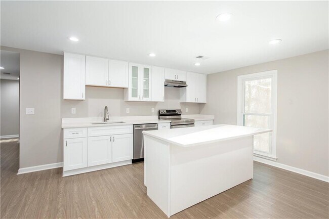 Building Photo - 5647 Queensborough Dr