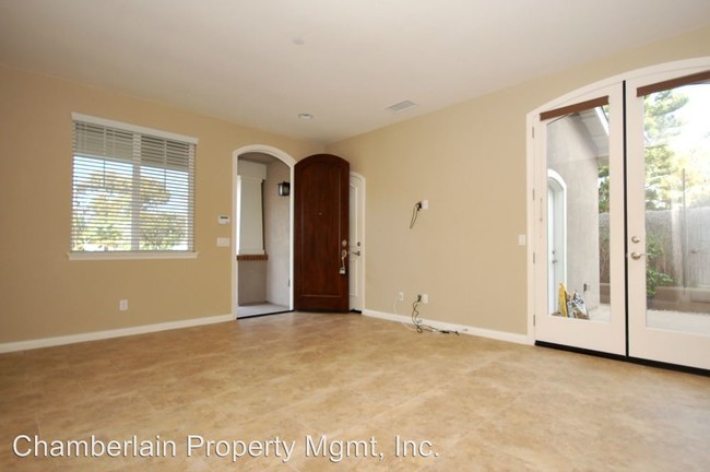 Building Photo - 1097 Buena Vista Way
