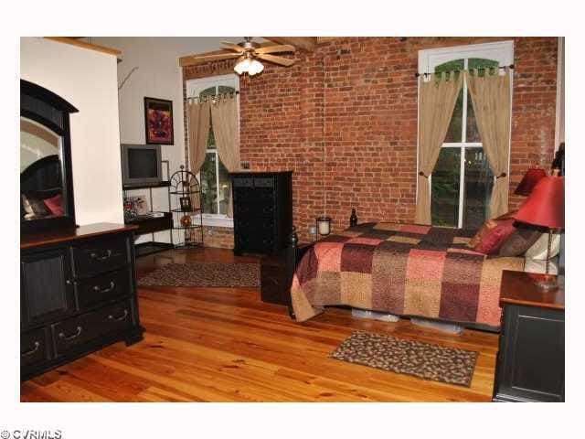 Building Photo - 2511 Mule Barn Aly