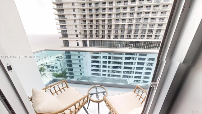 Foto del edificio - 4001 S Ocean Dr