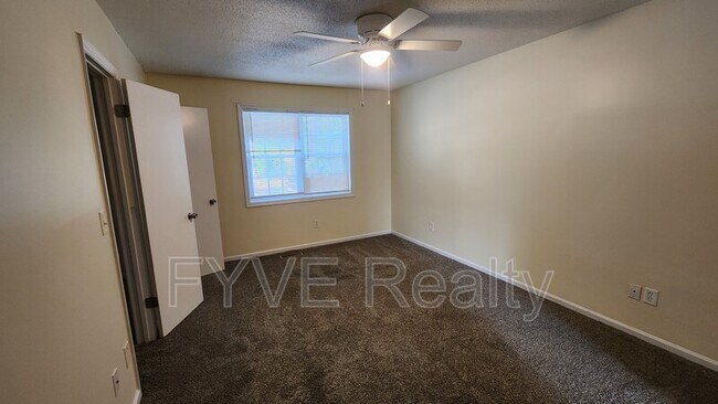 Building Photo - 7632 Hunters Ridge Ln