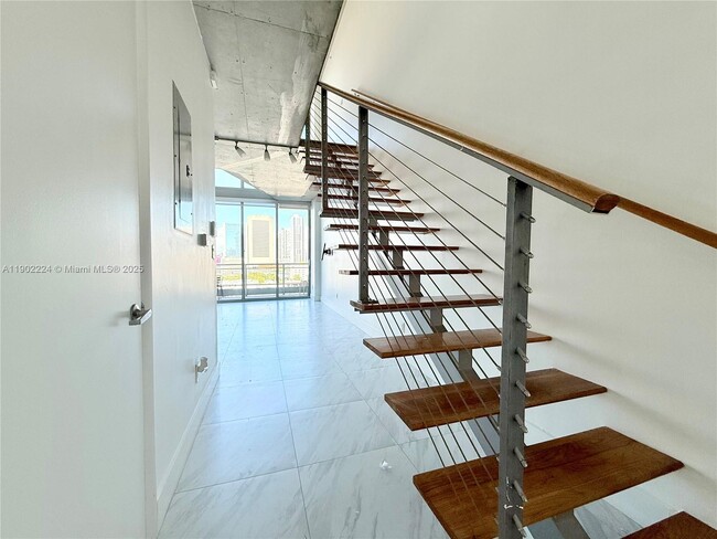 Foto del edificio - 690 SW 1st Ct