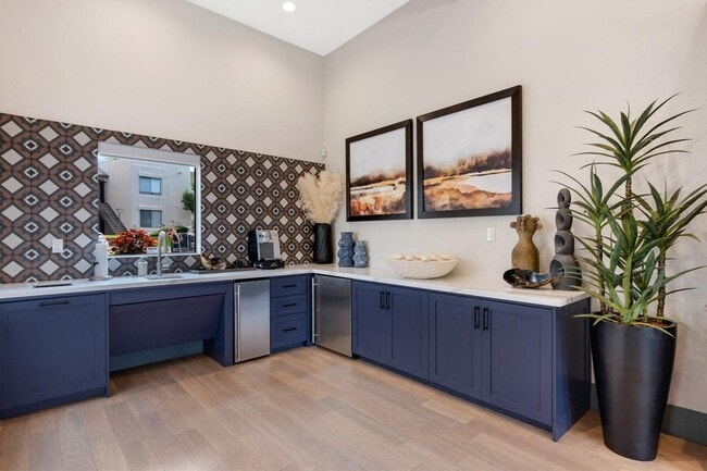 Clubhouse - La Mirage Apartment Homes