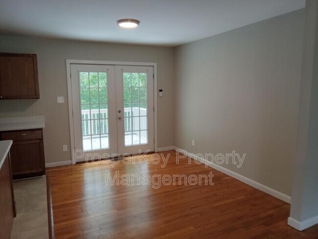 Foto del edificio - 1211 Timberlane Dr