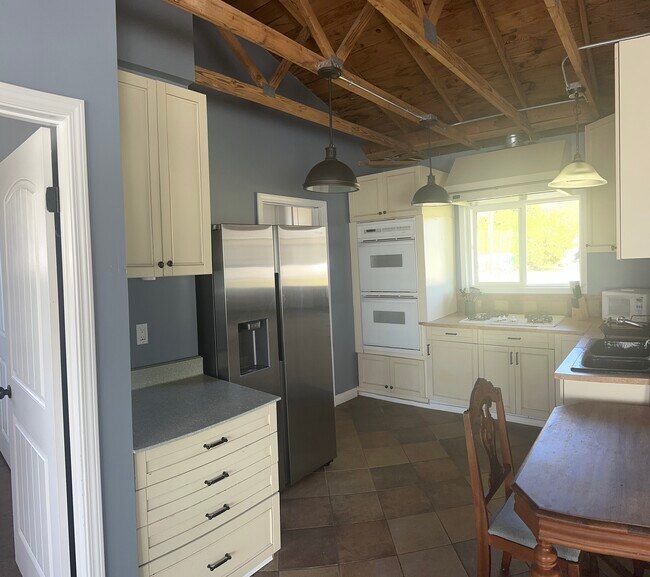 Building Photo - 5535 Colodny Dr